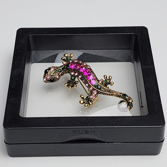Victorian Design Bohemian Purple Rhinestone Lizard Brooch - Picture 2 of 8